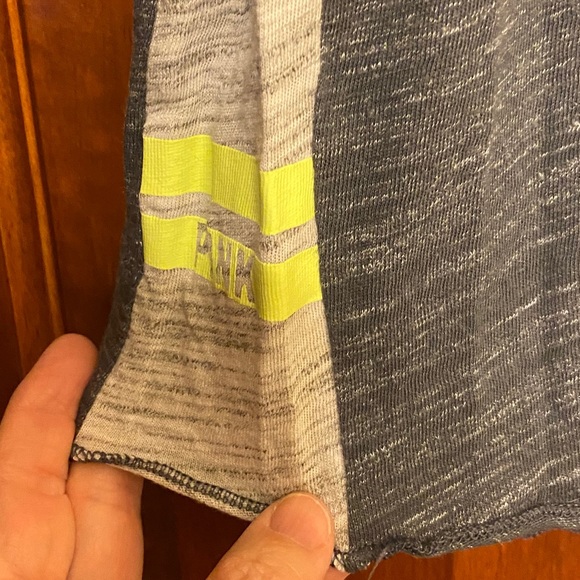 PINK VICTORIA SECRET TANK TOP - Picture 4 of 6